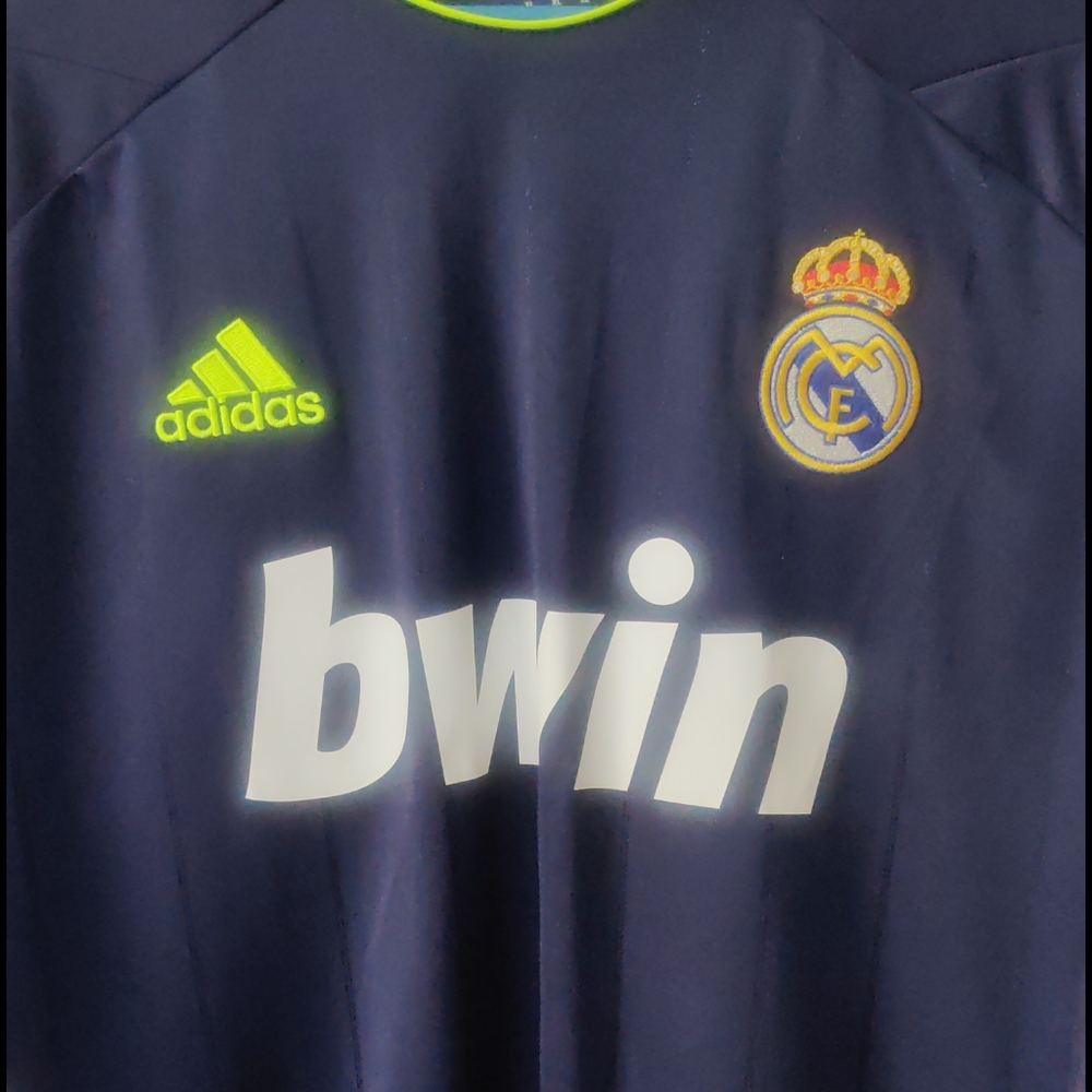 Real Madrid Away Jersey 110 Anniversary - Picture 7 of 12